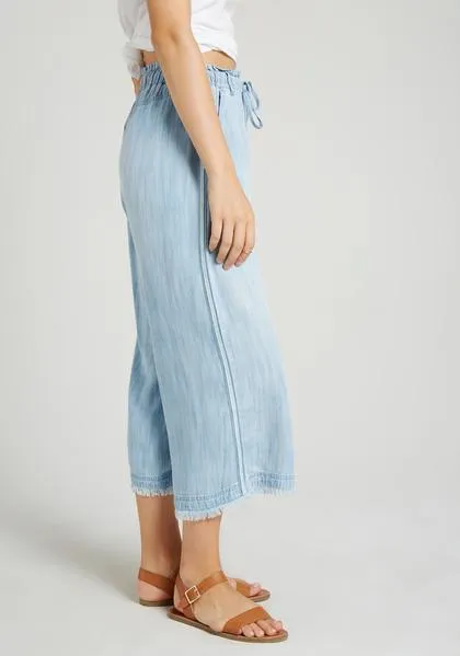 BELLA DAHL - Side Stripe Trim Crop Wide Leg Pant in Del Sol Wash
