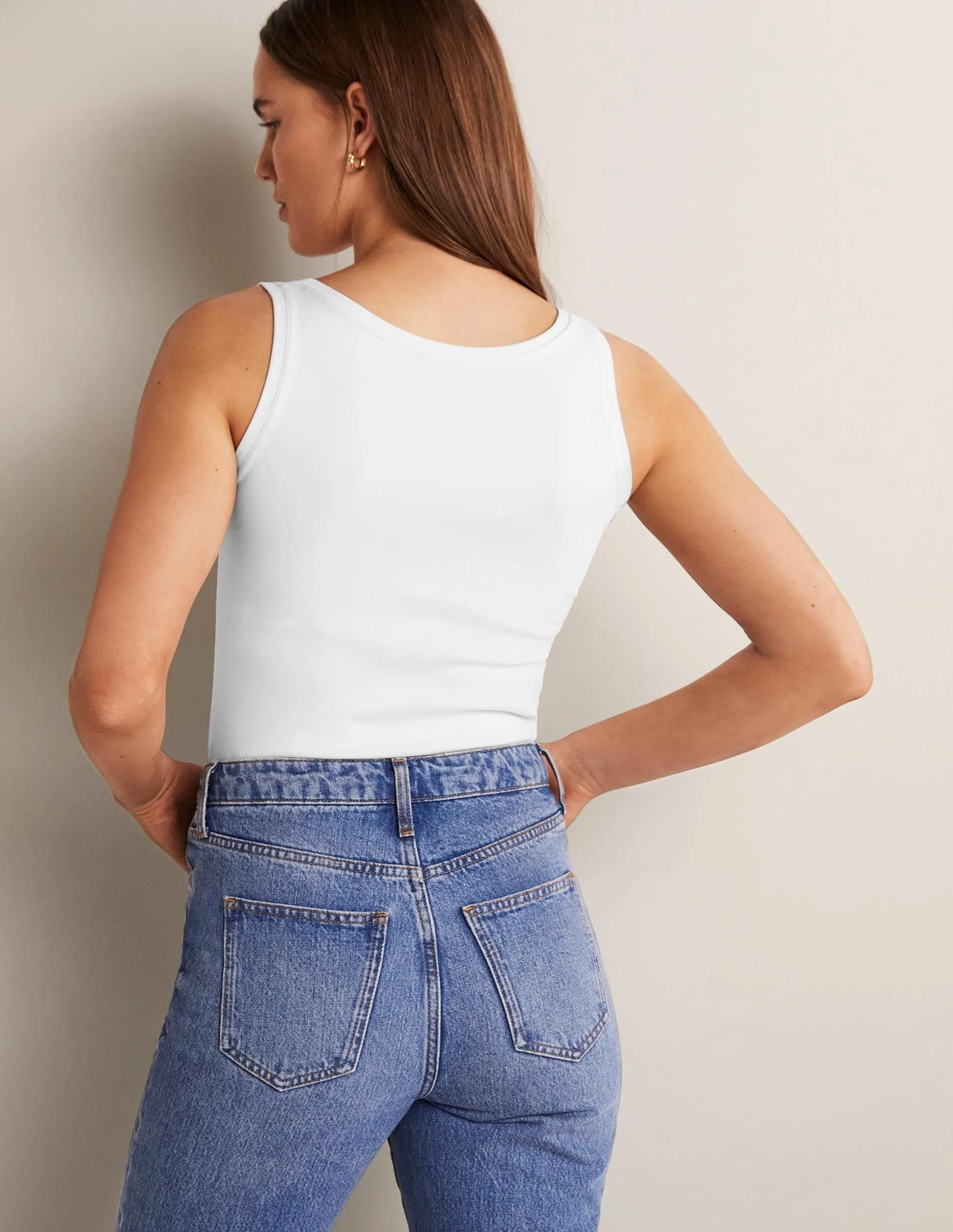 Essential Vest-White