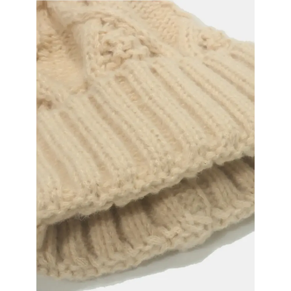 Roll Rim Cable-Knit Hat A Pinnacle of Luxury Fashion for Women