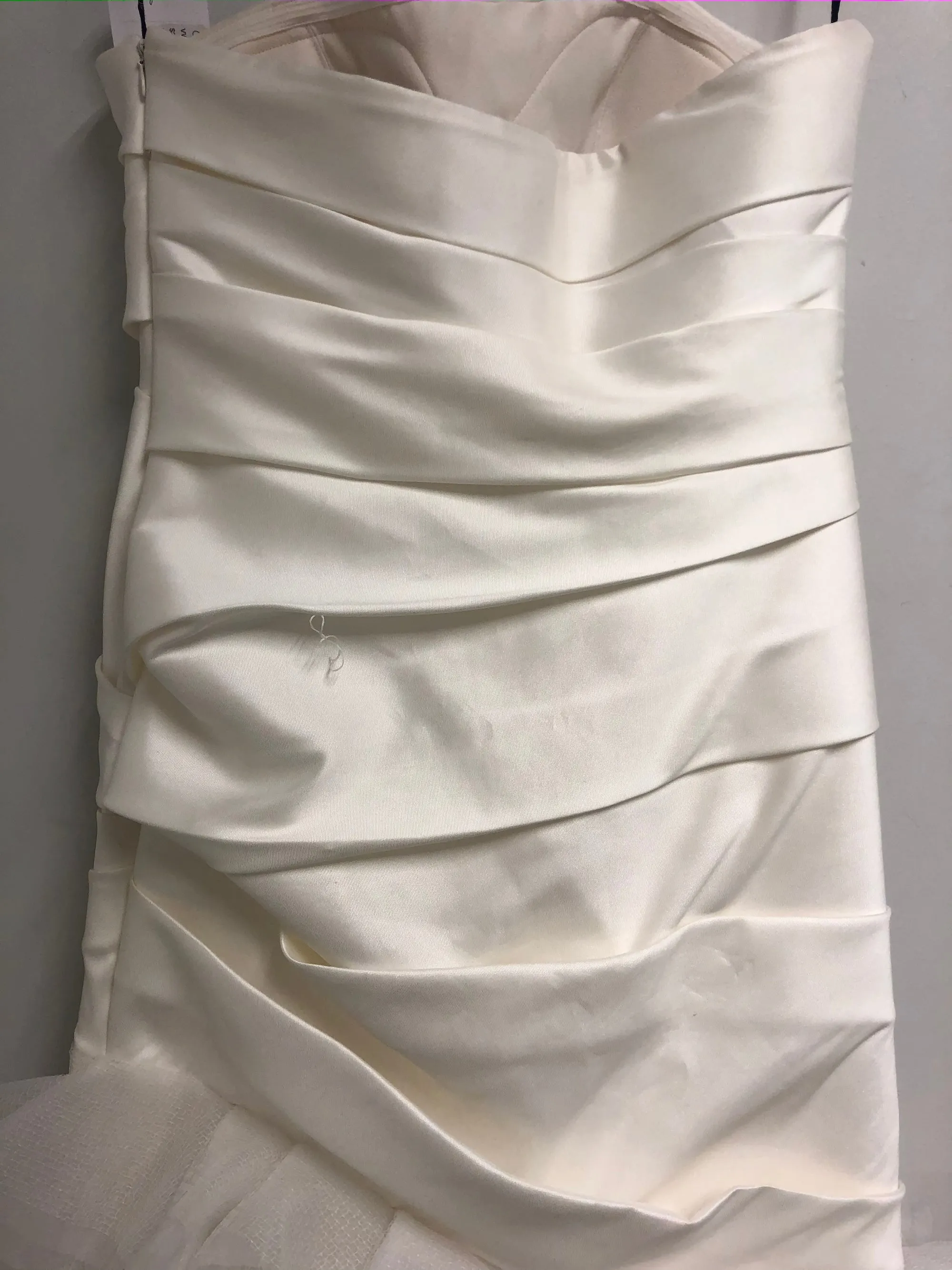 Vera Wang | Gizele Sample Wedding Gown